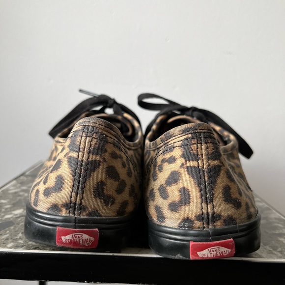 VANS - Picture 9 of 11